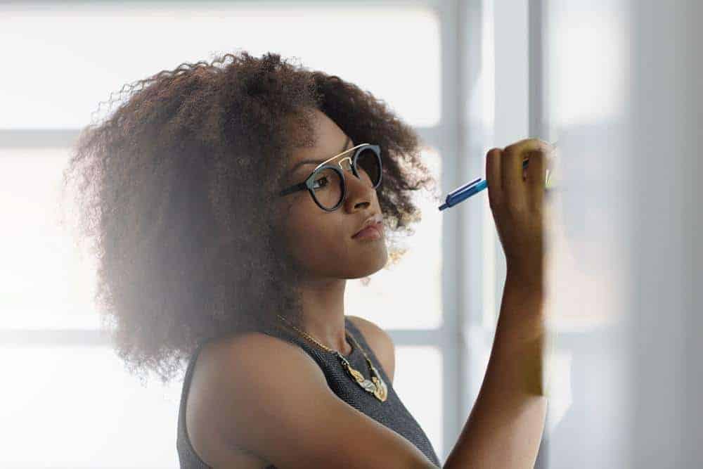 Learn How to Trim Hair and Cut Split Ends at Home for Natural Hair Learn How to Trim Hair and Cut Split Ends at Home for Natural Hair