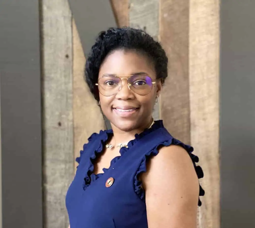 About Kira Byrd 1 Kira Byrd, Partner and Co-founder of Curl Centric