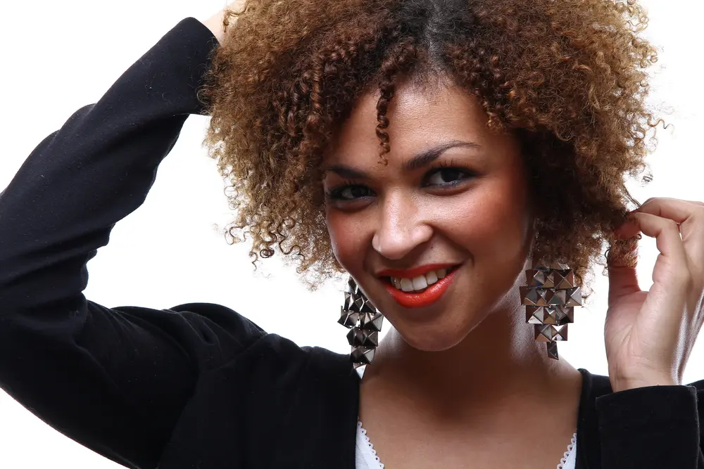 The Best Types of Hair Clips for Women with Naturally Curly Hair (and Other Hair Types) 1 The Best Types of Hair Clips for Women with Naturally Curly Hair (and Other Hair Types)