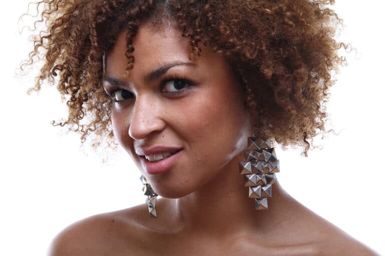 The Best Types of Hair Clips for Women with Naturally Curly Hair (and Other Hair Types)