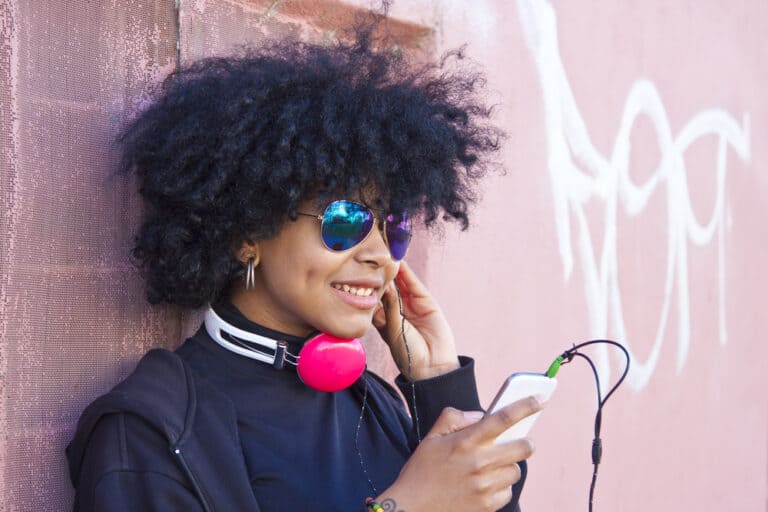 How To Get Vaseline Out Of Hair With 11 Easy Methods