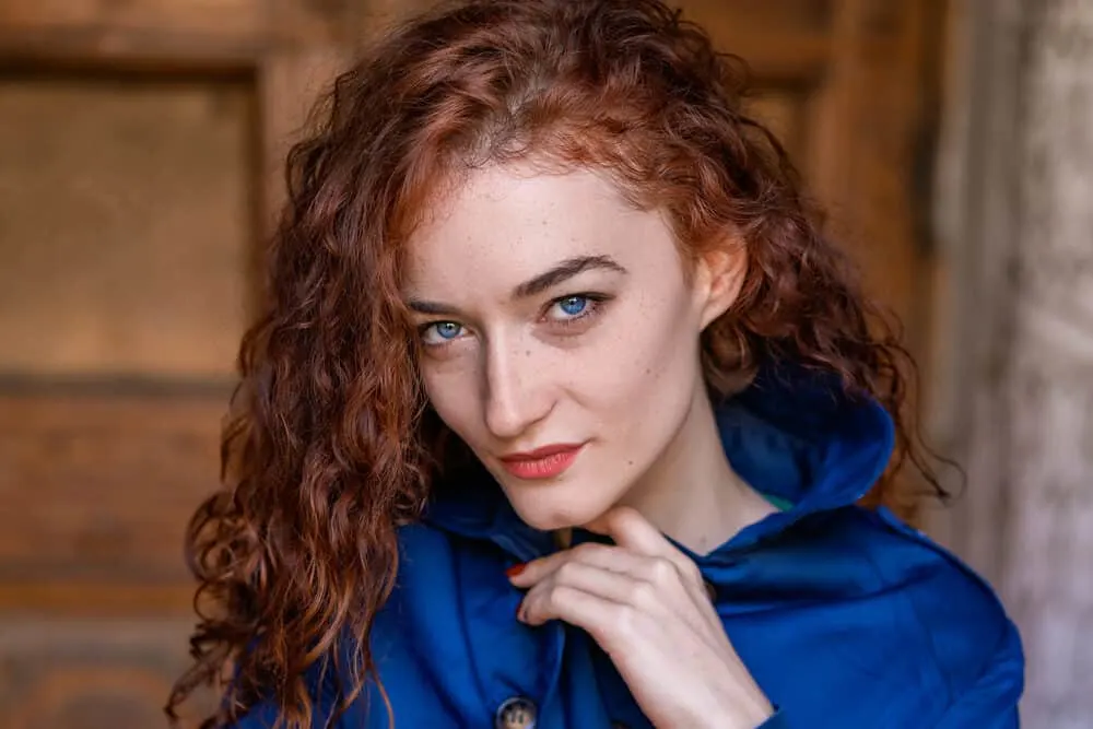 DIY Edges for a White Girl: How To Do Edges on Caucasian Hair 3 Caucasian girl with a wavy hair type wearing a fun blue coat