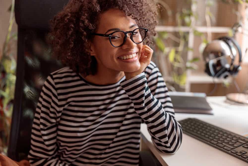 How to Dye Your Hair With Jello With and Without Bleaching
