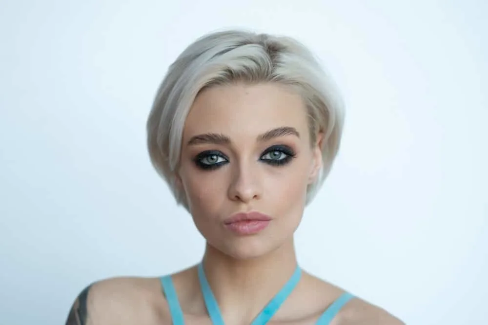 T10 Wella Toner Before and After on Orange, Yellow Hair, and More 1 Attractive white girl with pale blond hair from using Wella color charm toner