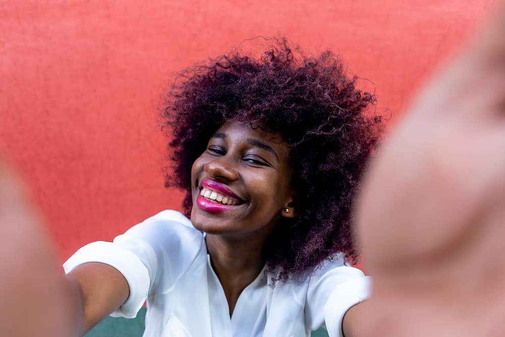 Is It Better to Dye Clean or Dirty Hair To Get the Best Results?