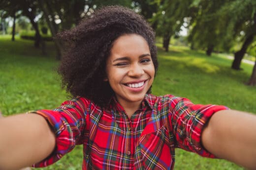 Curly Hair Layers vs. No Layers: Cost, Maintenance, and More