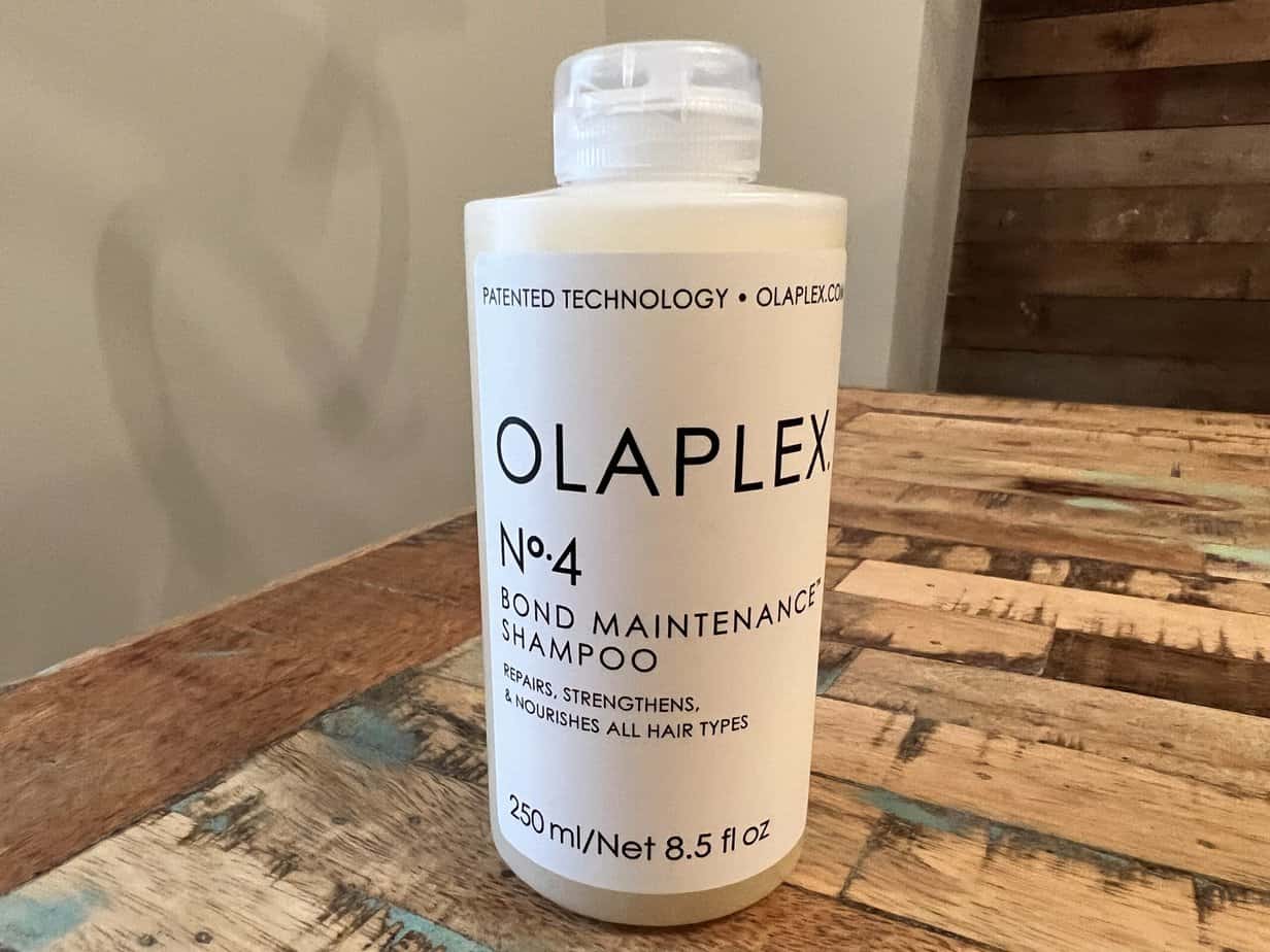 Olaplex Nº.4 Bond Maintenance Shampoo is scientifically proven to repair, strengthen, and nourish your curls.