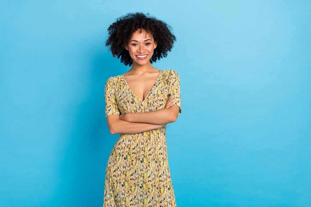 Why Is My Hair Crunchy When It Dries (and at the Ends)? 2 A light-skinned black girl with medium and coarse hair strands has a brittle hair type after using a clarifying shampoo.