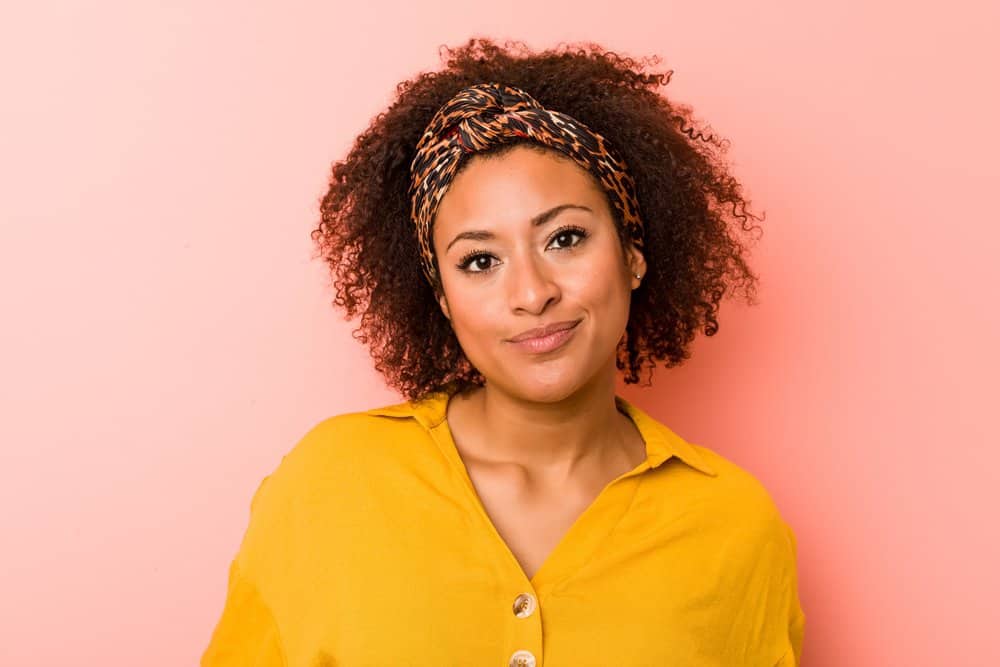 A light-skinned black girl used nail polish remover and warm water to take Splat dyes off of her delicate skin.