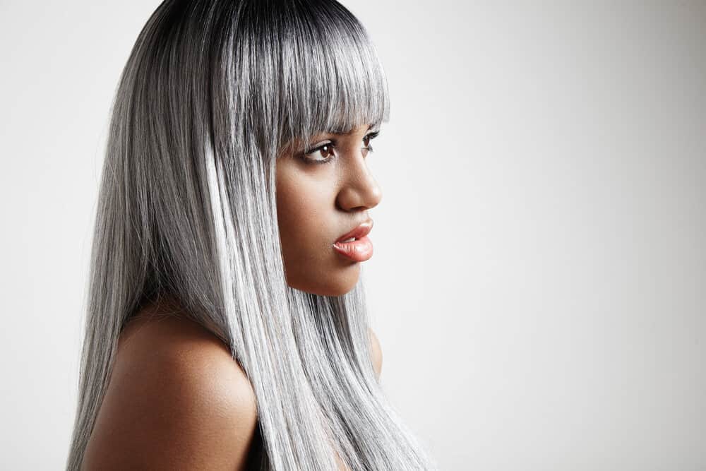 Transitioning to Gray Hair with Highlights: DIY How to Guide