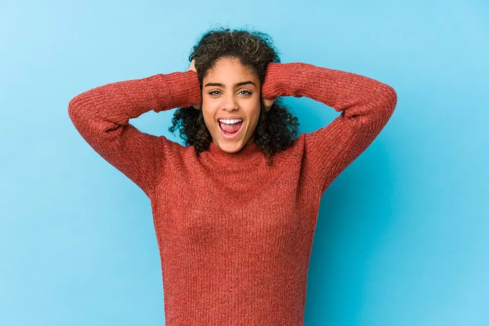 How Often Should I Use Conditioner on My Hair in a Week? 8 A light-skinned black girl is wondering if you can use coconut oil on fine or oily hair strands with heat damage.