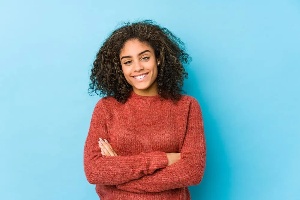How Often Should I Use Conditioner on My Hair in a Week? 1 A young African American female with fine hair used too much conditioner on trying to keep her hair healthy.