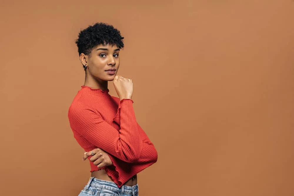 TGel vs. TSal: Difference Between Neutrogena T/Gel and T/Sal 3 A beautiful black woman that has been using t gel shampoos to prevent scalp itching due to excessive sweating.