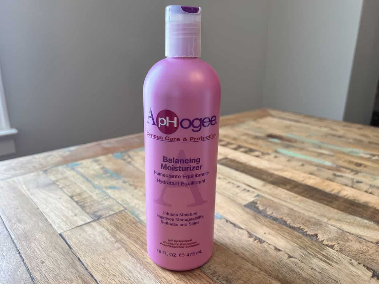 ApHogee Balancing Moisturizer is a pH-optimized humectant that infuses moisture, softness, and shine.