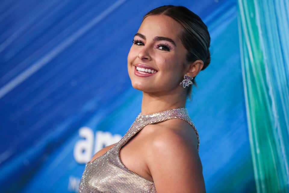 Addison Rae Hair Color and Styles DIY StepbyStep Tutorial Curlystyly