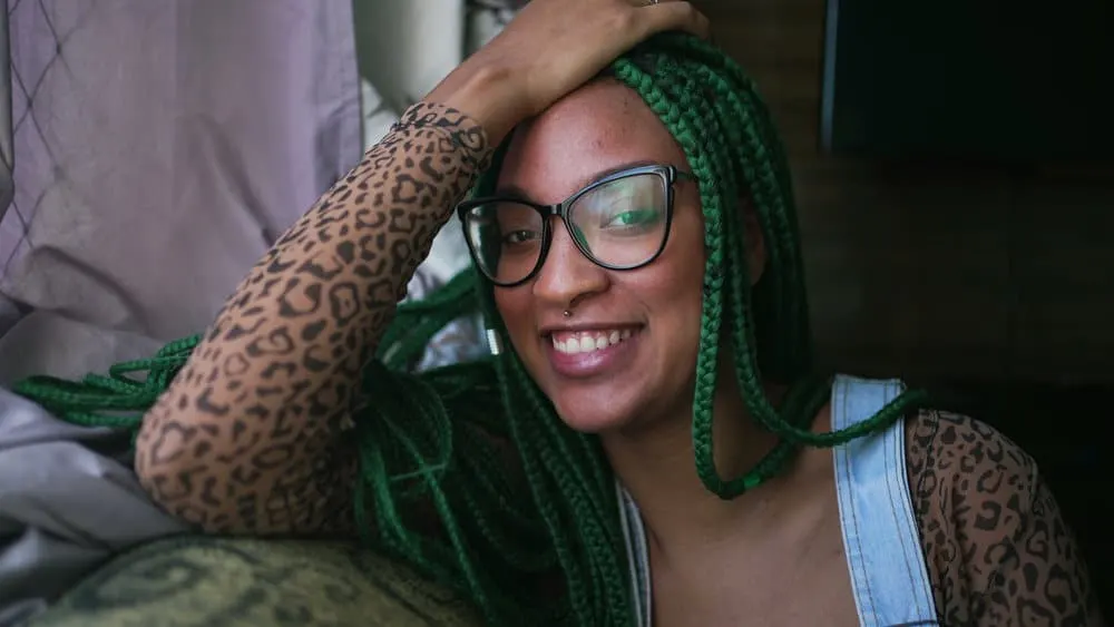 Why Do Braids Itch So Much? When You First Get Them? 8 A black woman washed her hair with diluted shampoo and hair products designed to increase blood flow.