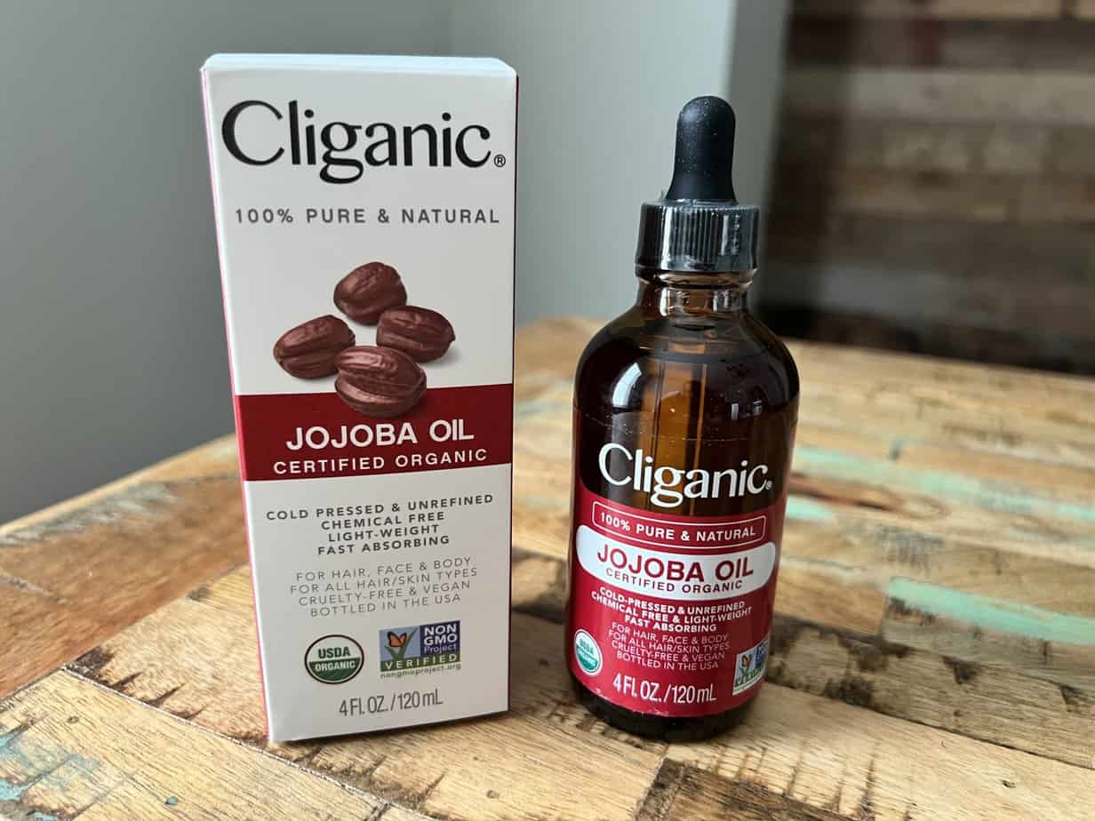 Cliganic's jojoba oil is cruelty-free, vegan, USDA organic, and Non-GMO.