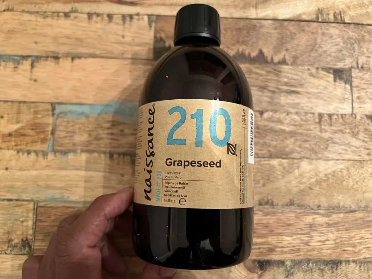 Vegan, Hexane Free, & Non GMO Naissance Grapeseed Oil in a 16 fl oz bottle