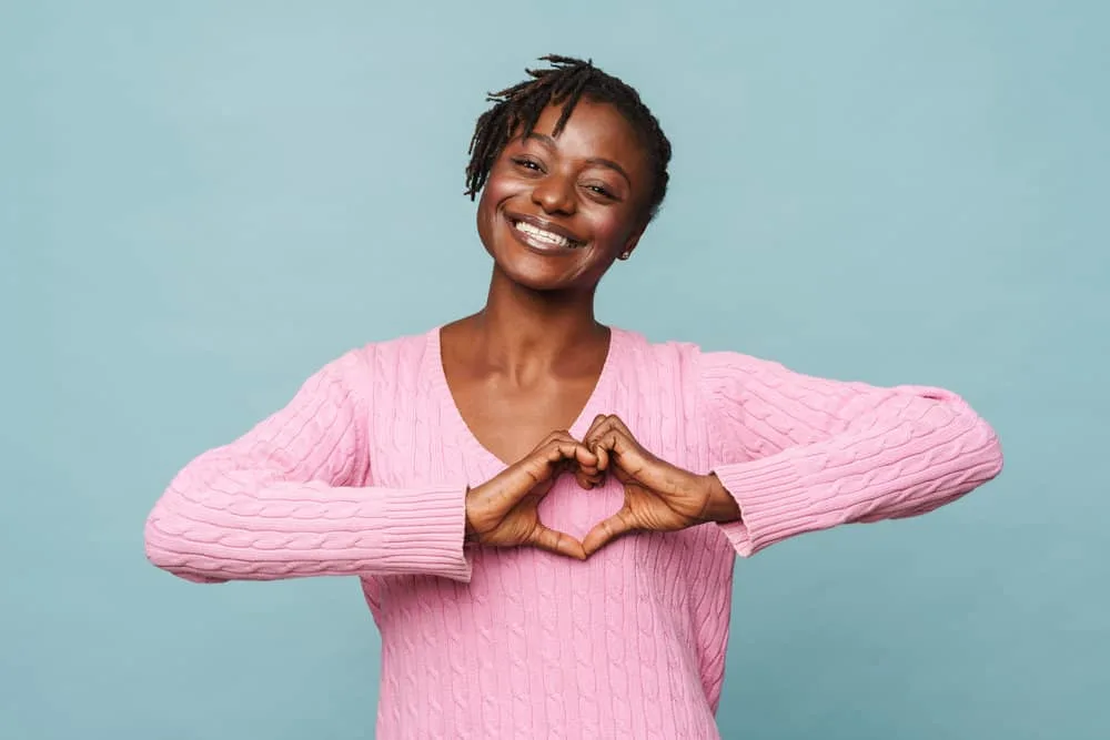 Starter Locs on 4C Hair: Starting Locs at Home Step-by-Step 4 These stunning baby locs worn by a black female were achieved through keep her shorter hair moisturized to encourage hair growth and thicker locs.