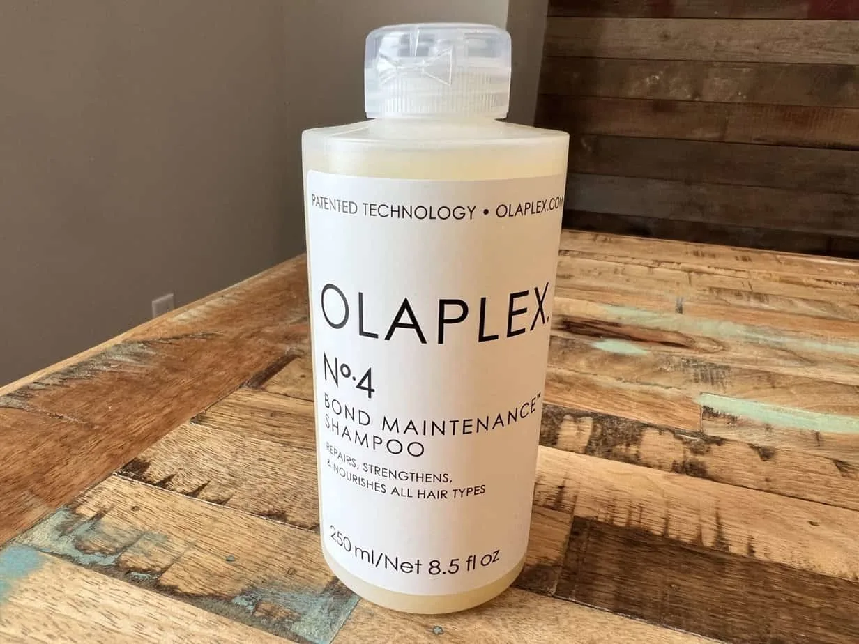 Olaplex Nº.4 Bond Maintenance Shampoo: repairs, strengthens & nourishes all hair types.