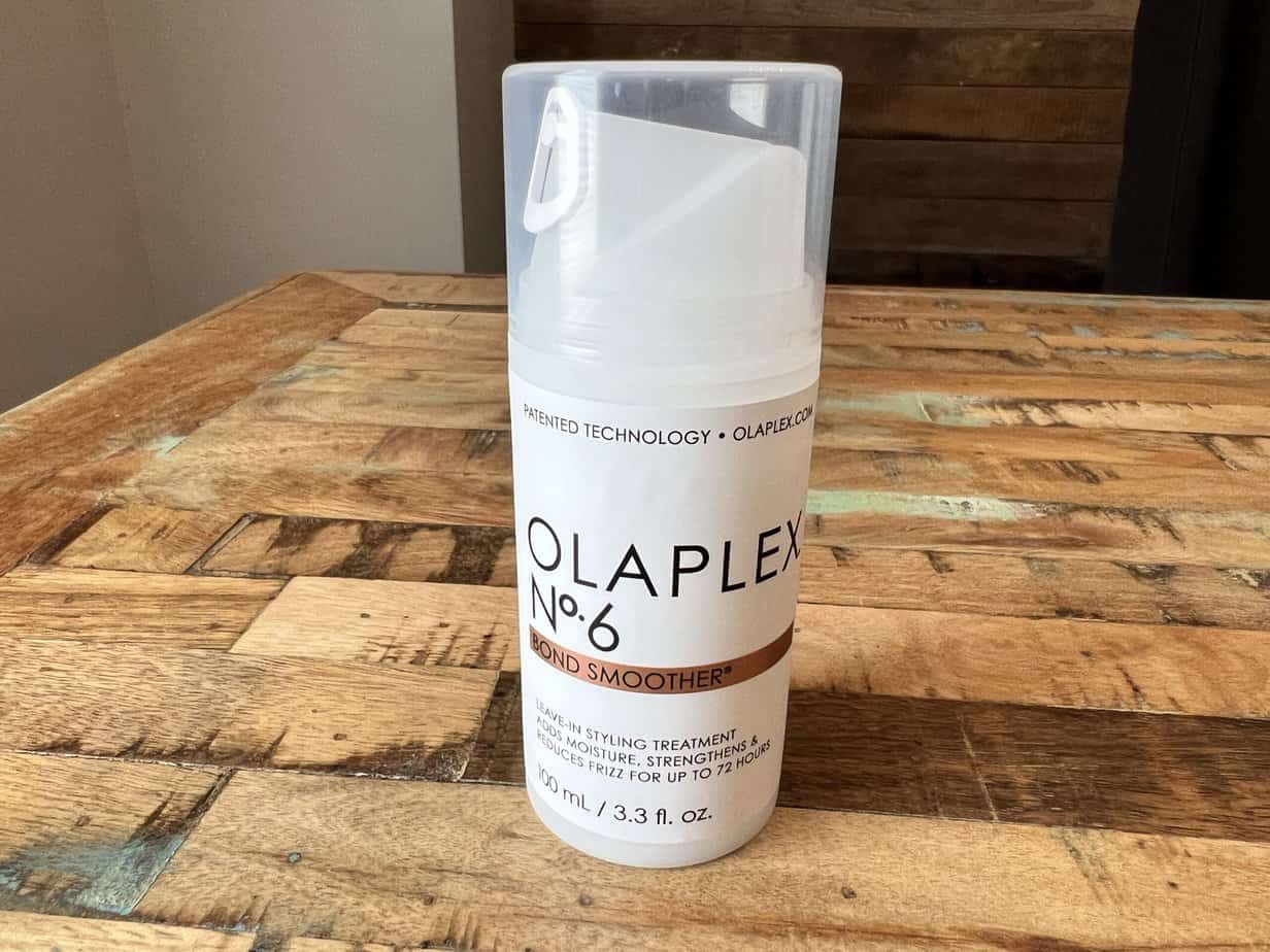 Olaplex Nº.6 Bond Smoother leave-in styling treatment adds moisture, strengthens, and reduces frizz for up to 72 hours.