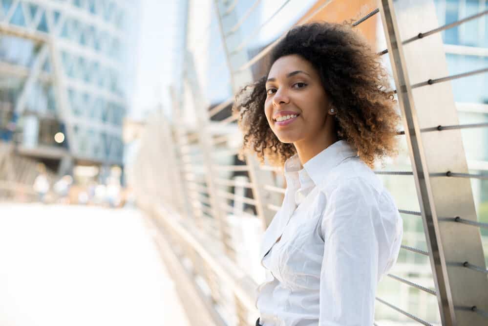 A beautiful black woman experienced hair lice and an itchy scalp that she treated with a natural hair cleanser.