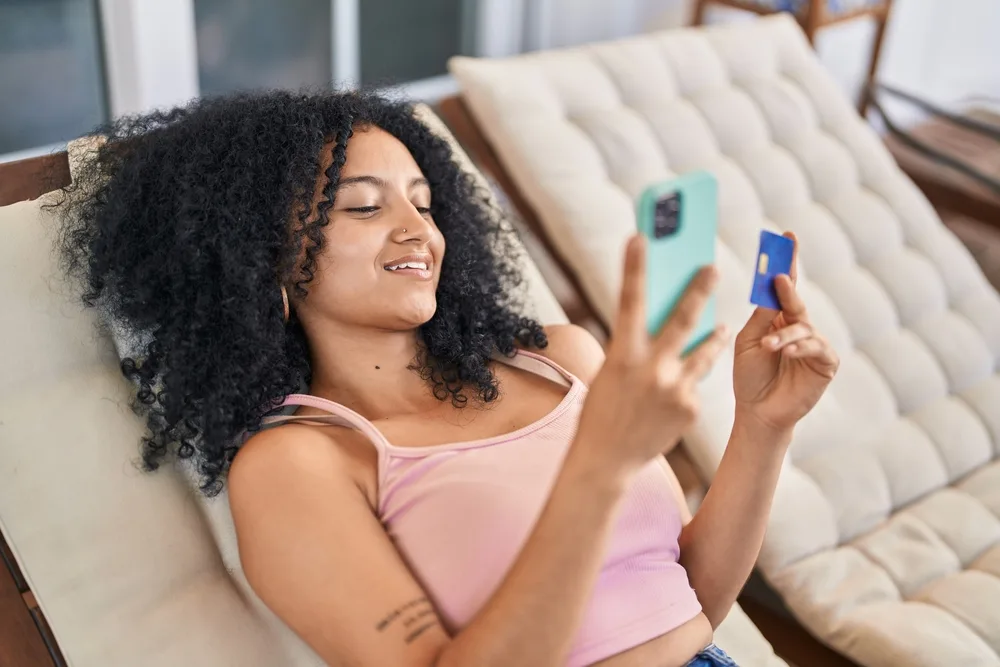 Hair Growth Calculator: How Fast Does Hair Grow? 3 Hair sheds and regenerates in a continuous cycle, and her hair length depends on the rate of growth and shedding.