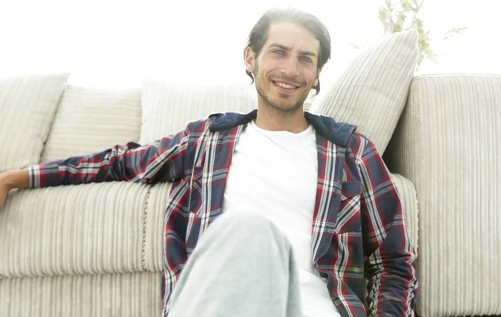 The Best Straight Hair Hairstyles: Men's Styles and Haircuts 18 The white guy's side-swept fringe - straight hair, men version - adds a touch of sophistication and modernity making his long straight hair attractive.