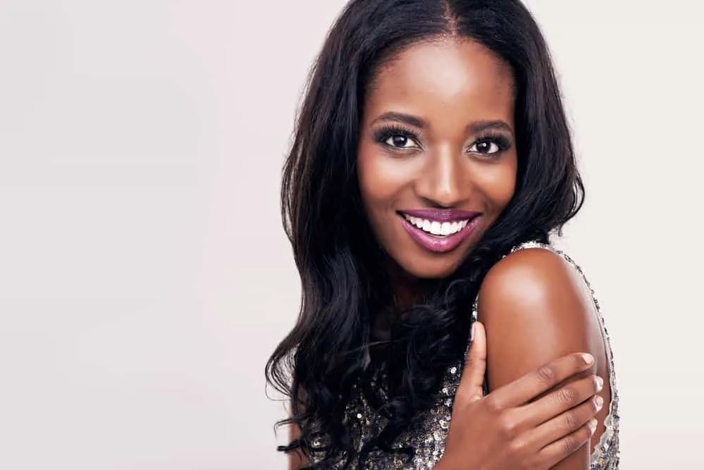 What Is a Silk Press? How Long Does a Silk Press Last? 3 Her silk-pressed hair, after a deep conditioning treatment combined with heat protectants and moderate heat styling, gave her a shiny finish and smooth strands.