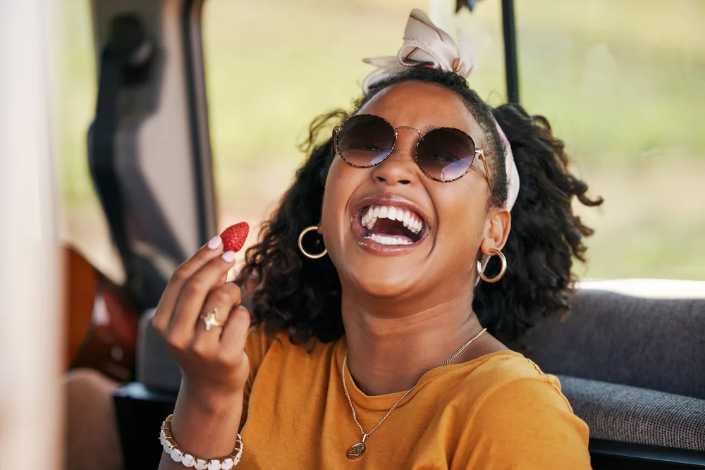 Is Cetyl Alcohol Bad for Hair? Are Other Hair Alcohols Good? 7 Knowing that not all alcohols have the same effects, she carefully reads labels to avoid alcohols that may cause allergic reactions or skin sensitivity.