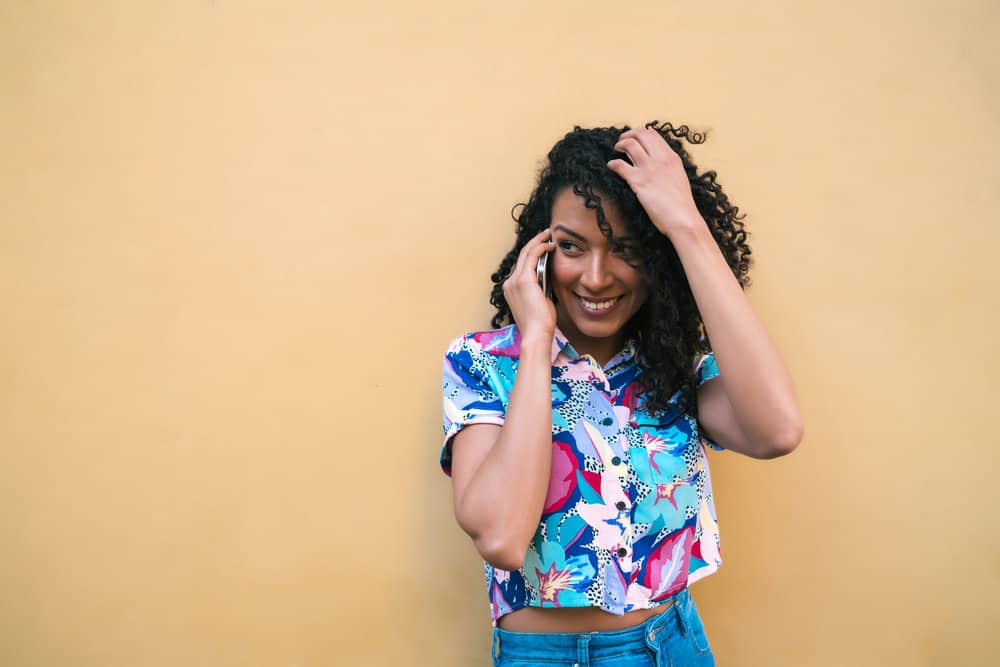 How to Curl Hair for Beginners: How to Put Curls in Your Hair 11 Each strand, from the root to the hair shaft, embraces the hot styling tool, resulting in perfectly defined and long-lasting beach waves.