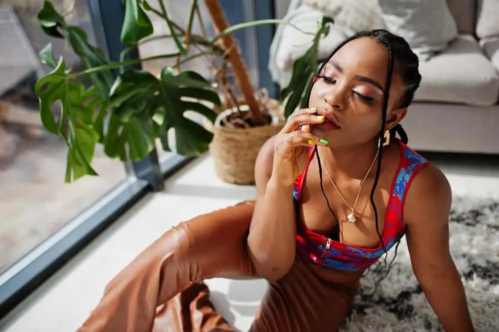 Do Cornrows Hurt? Why and How Long Do Cornrows Hurt? 6 Knotless braids are a popular choice, offering a natural and seamless look without the tension of traditional braiding methods.