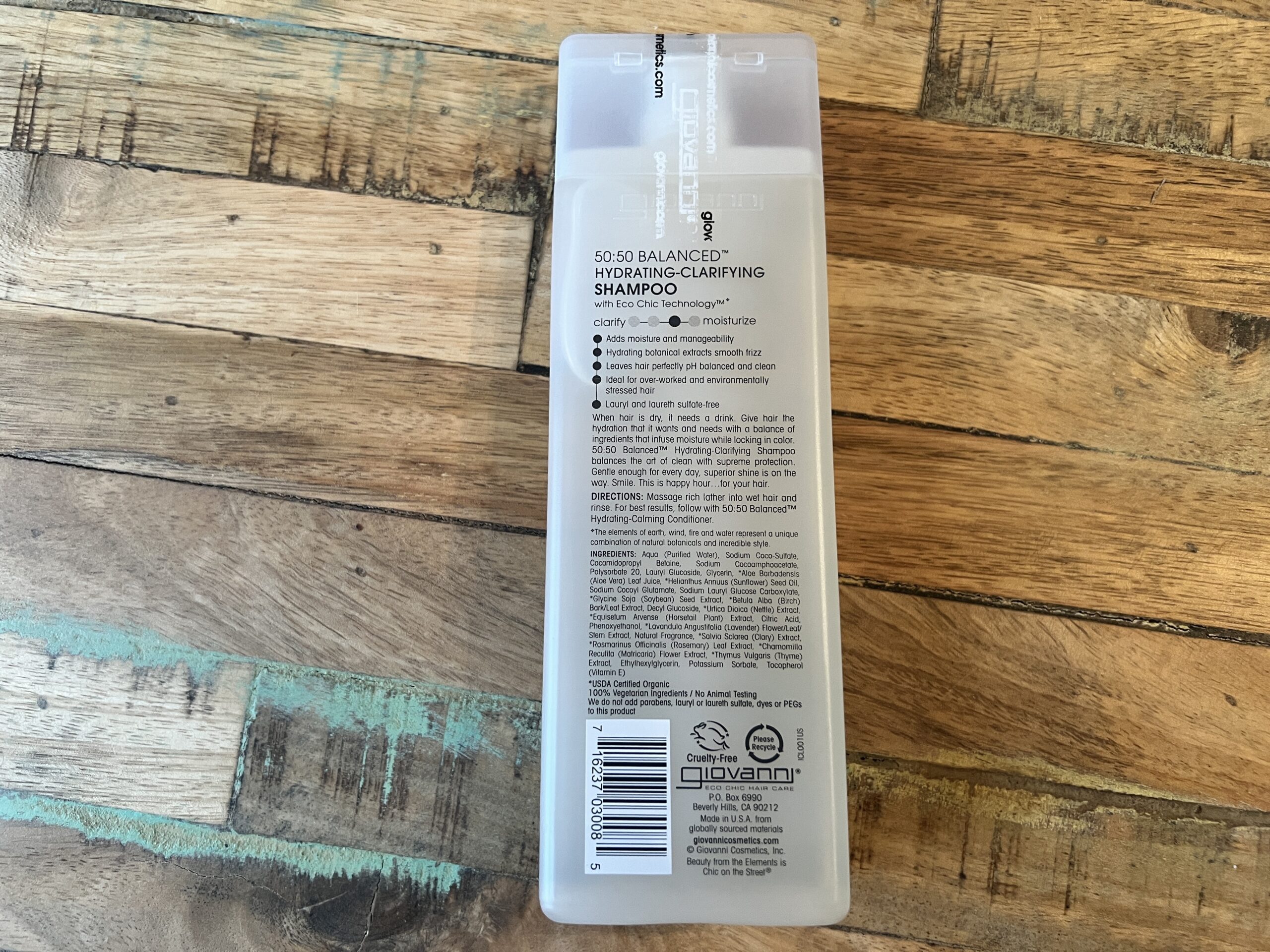 50:50 Balanced Hydrating-Clarifying Shampoo with Eco Chic Technology adds moisture and manageability. It also includes hydrating botanical extracts that smooth frizz, leaving your hair perfectly pH balanced and clean while being ideal for over-worked and environmentally stressed hair strands.