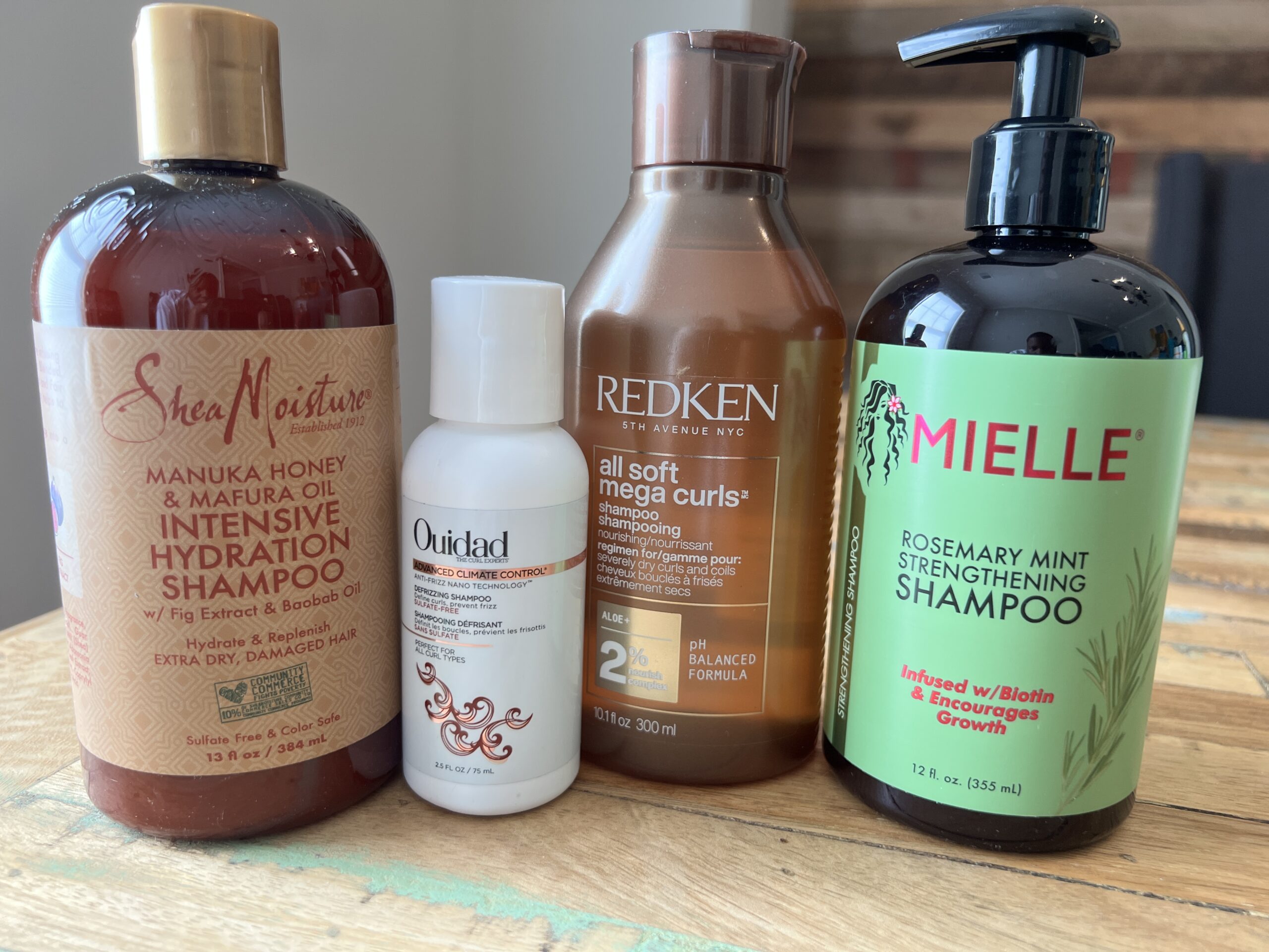 The best curly hair shampoos on the market for dry or damaged hair, loose curls, fine hair strands, thick curly hair and much more.