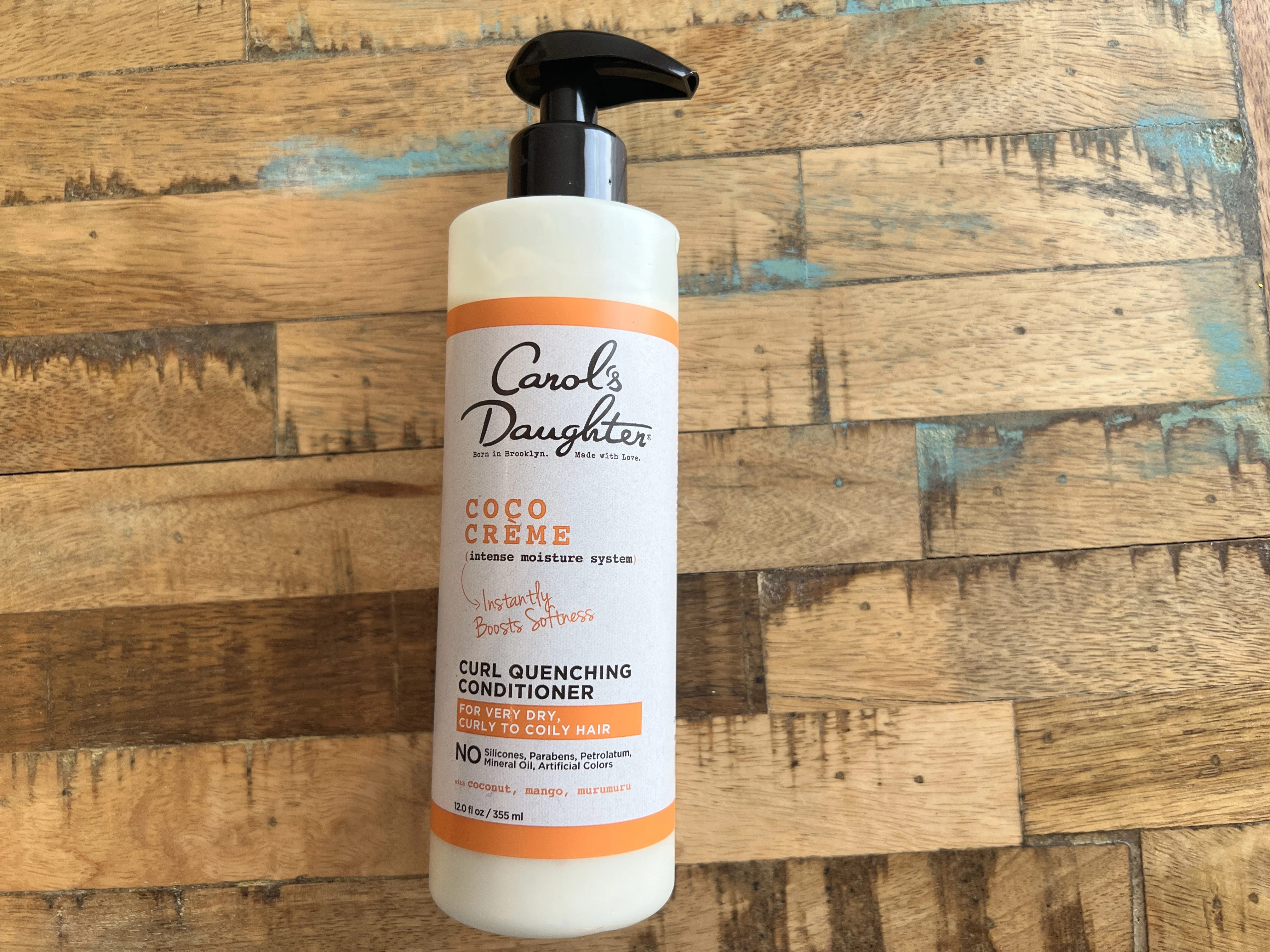 Carol's Daughter, Coco Créme intense moisture system instantly boosts softness with its curly quenching conditioner for very dry, curly to coily hair strands. The doesn't include any silicones, parabens, petrolatum, mineral oil, or artificial colors.