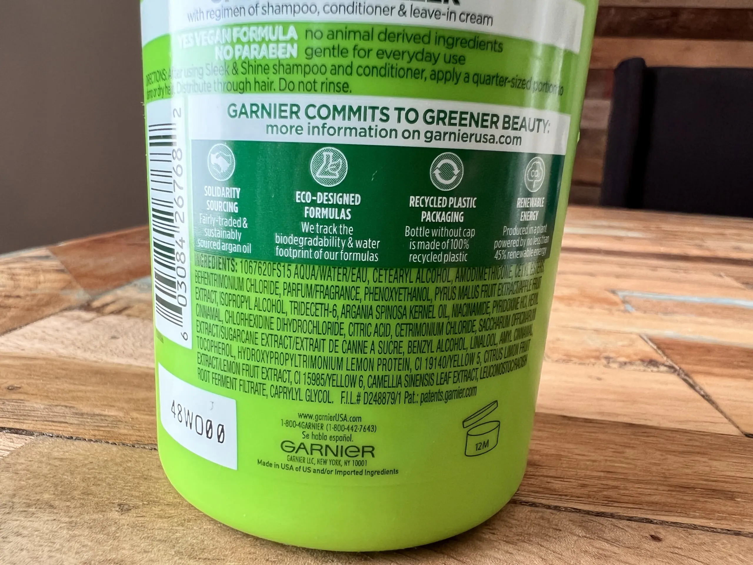 The Best Leave-in Conditioner for Curly Hair and Wavy Hair 17 Ingredients: 1067620fs15 Aqua / Water/EAU, Cetearyl Alcohol, Amodimethicone, Cetyl Esters, Behentrimonium Chloride, Parfum / Fragrance, Pyrus Malus Fruit Extract/apple Fruit Extract, Isopropyl Alcohol, Trideceth-6, Argania Spinosa Kernel Oil, Niacinamide, Pyridoxine HCL, Hexyl Cinnamal, Chlorhexidine Dihydrochloride, Citric Acid, Cetrimonium Chloride, Saccharum Officinarum Extract/sugar Cane Extract/Extrait De Canne A Sucre, Benzyl Alcohol, Linalool, Amyl Cinnamal, Tocopherol, Hydroxypropyltrimonium Lemon Protein, Ci 19140/yellow 5, Ci 15985/yellow 6, Phenoxyethanol, Citrus Limon Peel Extract/ Lemon Peel Extract, Leuconostoc/radish Root Ferment Filtrate, Camellia Sinensis Leaf Extract. F.i.l.# D248879/1.