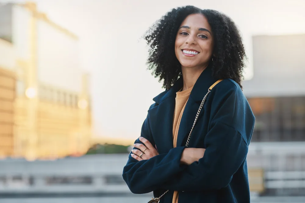 What Type of Curly Hair Do I Have? A Detailed Curl Type Guide 6 With the help of organic styling creams and a leave-in conditioner, she achieves a beautiful and defined s-shaped wave pattern on her textured hair.