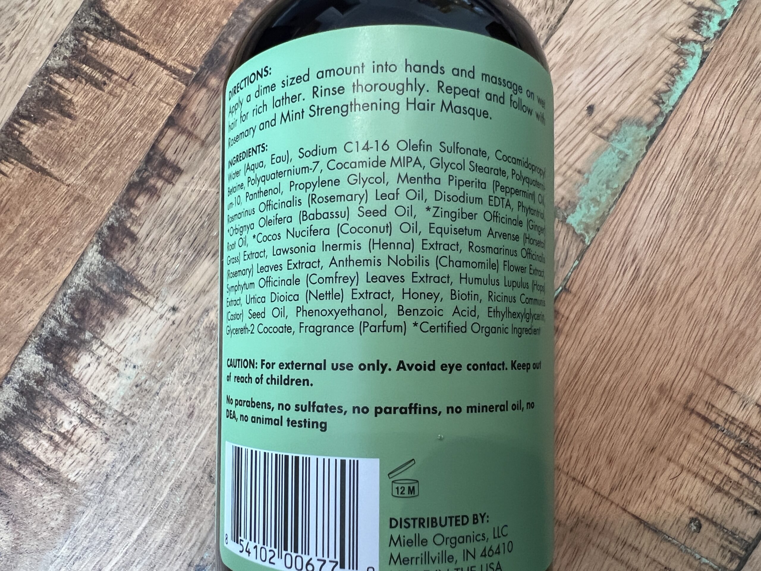 Ingredients: Water (Aqua, Eau), Sodium C14-16 Olefin Sulfonate, Cocamidopropyl Betaine, Polyquaternium-7, Cocamide MIPA, Glycol Stearate, Polyquaternium-10, Panthenol, Propylene Glycol, Mentha Piperita (Peppermint) Oil, Rosmarinus Officinalis (Rosemary) Leaf Oil, Disodium EDTA, Phytantriol, *Orbignya Oleifera (Babassu) Seed Oil, *Zingiber Officinale (Ginger) Root Oil, *Cocos Nucifera (Coconut) Oil, Equisetum Arvense (Horsetail Grass) Extract, Lawsonia Inermis (Henna) Extract, Rosmarinus Officinalis (Rosemary) Leaves Extract, Anthemis Nobilis (Chamomile) Flower Extract, Symphytum Officinale (Comfrey) Leaves Extract, Humulus Lupulus (Hops) Extract, Urtica Dioica (Nettle) Extract, Honey, Biotin, Ricinus Communis (Castor) Seed Oil, Phenoxyethanol, Benzoic Acid, Ethylhexylglycerin, Glycereth-2 Cocoate, Fragrance (Parfum) *Certified Organic Ingredient