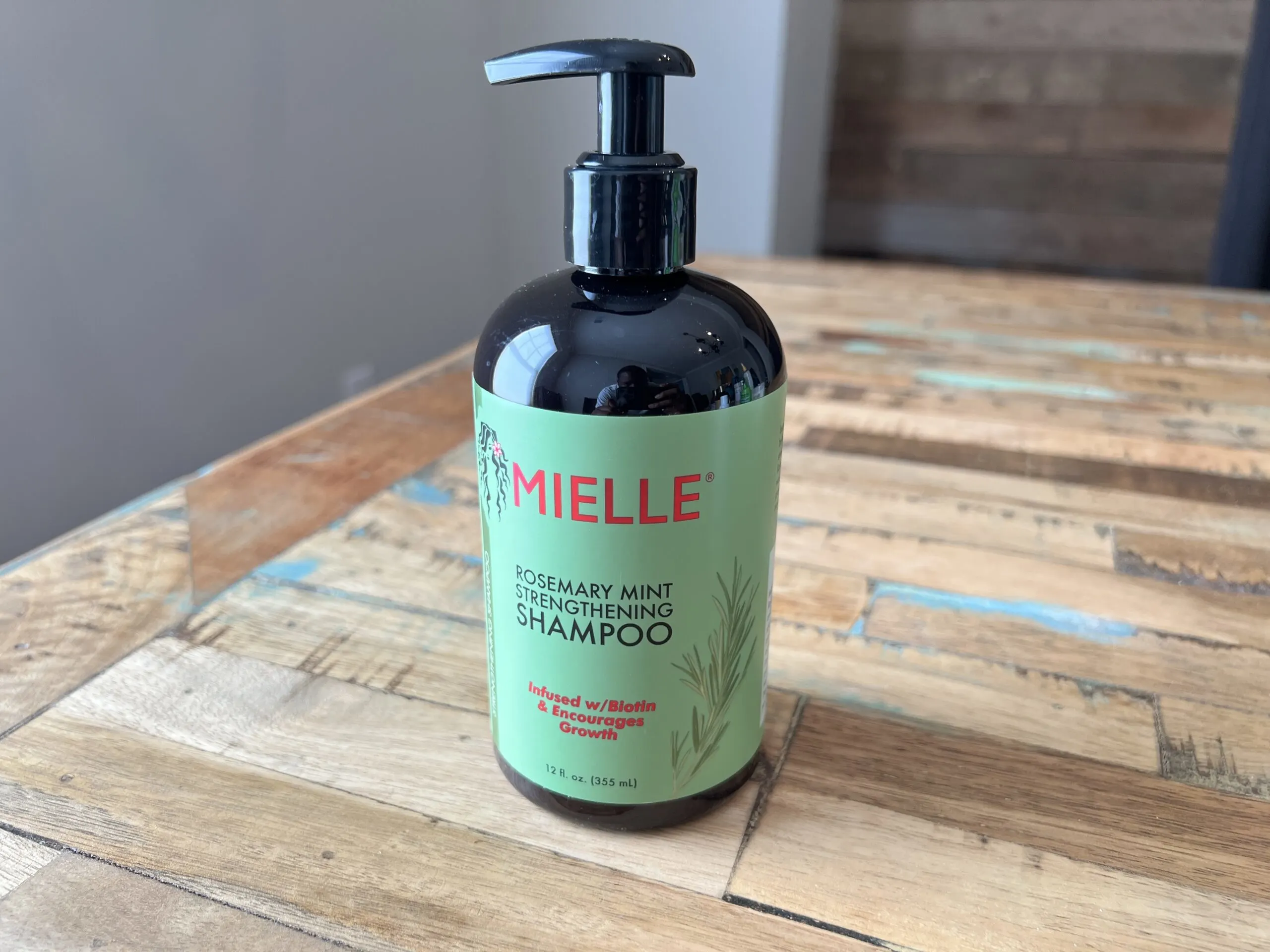 Mielle Organics Rosemary Mint Strengthening Shampoo that's infused with biotin and encourages growth.