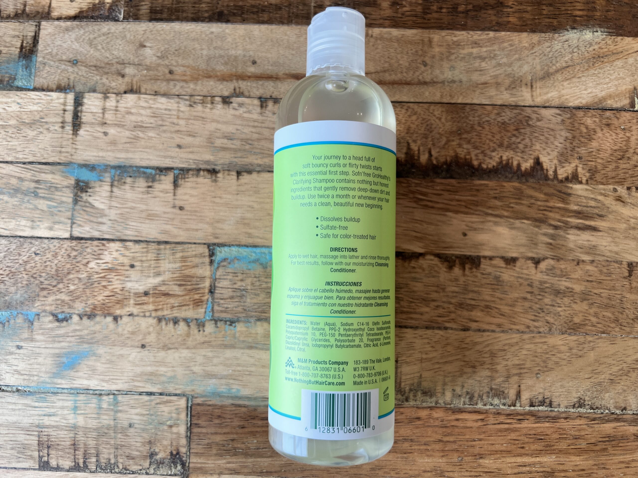 With Nothing But Clarifying Shampoo, your journey to a head full of soft, bouncy curls or flirty twists starts with freshly washed, clean hair strands. 