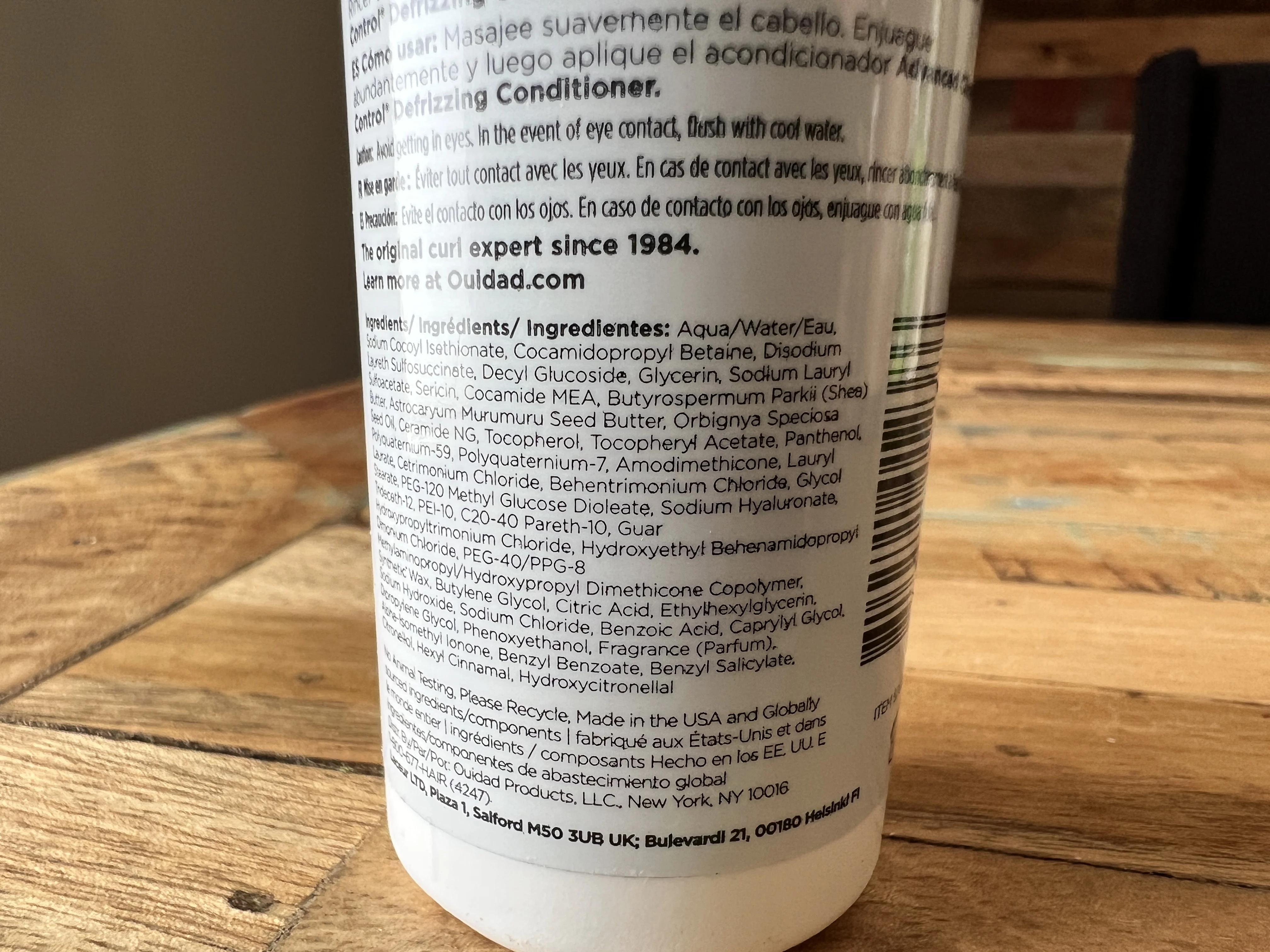 The Best Shampoos for Curly Hair to Hydrate Your Curls 16 Ingredients: Water (Aqua), Sodium Cocoyl Isethionate, Cocamidopropyl Betaine, Glycerin, Disodium Laureth Sulfosuccinate, Decyl Glucoside, Sericin, Ceramide NG, Butyrospermum Parkii (Shea) Butter, Astrocaryum Murumuru Seed Oil, Tocopheryl Acetate, Orbignya Oleifera Seed Oil, Panthenol, Polyquaternium-59, Polyquaternium-70, Amodimethicone, Lauryl Laurate, Polyquaternium-7, Sodium Lauryl Sulfoacetate, Cetrimonium Chloride, Behentrimonium Chloride, Glycol Stearate, Dipropylene Glycol, PEG-120 Methyl Glucose Dioleate, Sodium Hyaluronate, Trideceth-12, C20-40 Pareth-10, Guar Hydroxypropyltrimonium Chloride, Hydroxyethyl Behenamidopropyl Dimonium Chloride, Sodium Acetylated Hyaluronate, PEG-40/PPG-8 Methylaminopropyl/Hydroxypropyl Dimethicone Copolymer, PEI-10, Synthetic Wax, Butylene Glycol, Ethylhexylglycerin, Caprylyl Glycol, Phenoxyethanol, Methylchloroisothiazolinone, Methylisothiazolinone, Fragrance (Parfum).