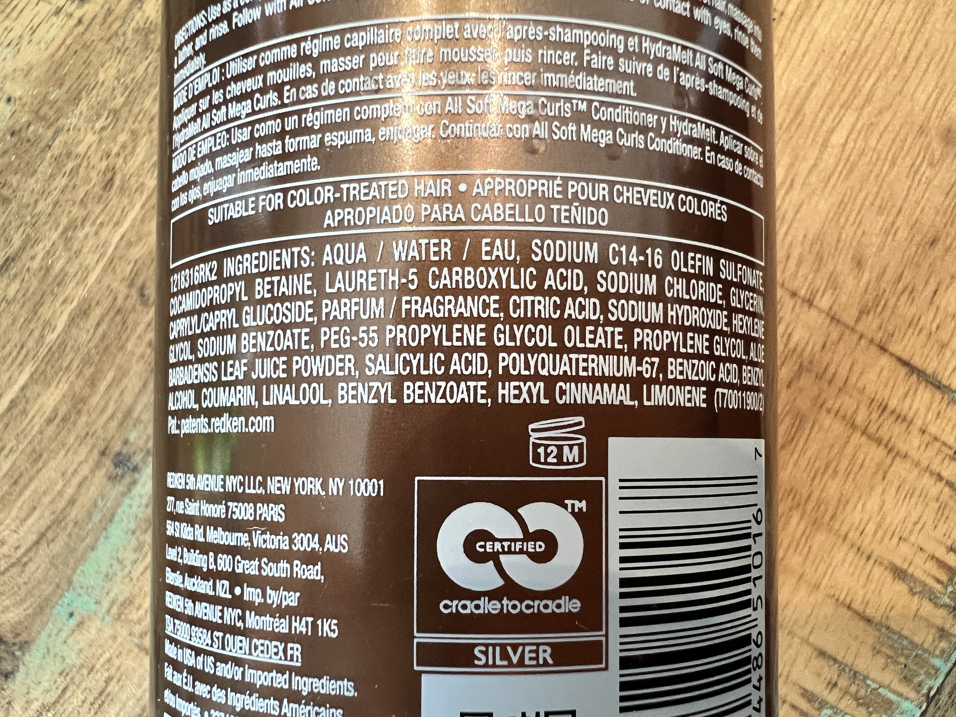 Ingredients: Aqua / Water / Eau, Sodium C14-16 Olefin Sulfonate, Cocamidopropyl Betaine, Laureth-5 Carboxylic Acid, Sodium Chloride, Glycerin Caprylyl/Capryl Glucoside, Parfum / Fragrance, Citric Acid, Sodium Hydroxide, Hexylene Glycol, Sodium Benzoate, Peg-55 Propylene Glycol Oleate, Propylene Glycol, Aloe Barbadensis Leaf Juice Powder, Salicylic Acid, Polyquaternium-67, Benzoic Acid, Benzyl Alcohol, Coumarin, Linalool, Benzyl Benzoate, Hexyl Cinnamal, Limonene.